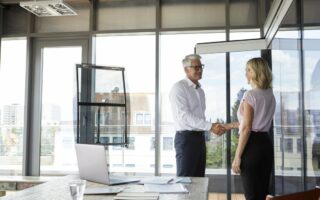 7 formas de establecer relaciones sólidas con los consultores