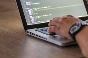 Was ein Python-Entwickler macht und wie man einen erfahrenen Entwickler findet und einstellt
